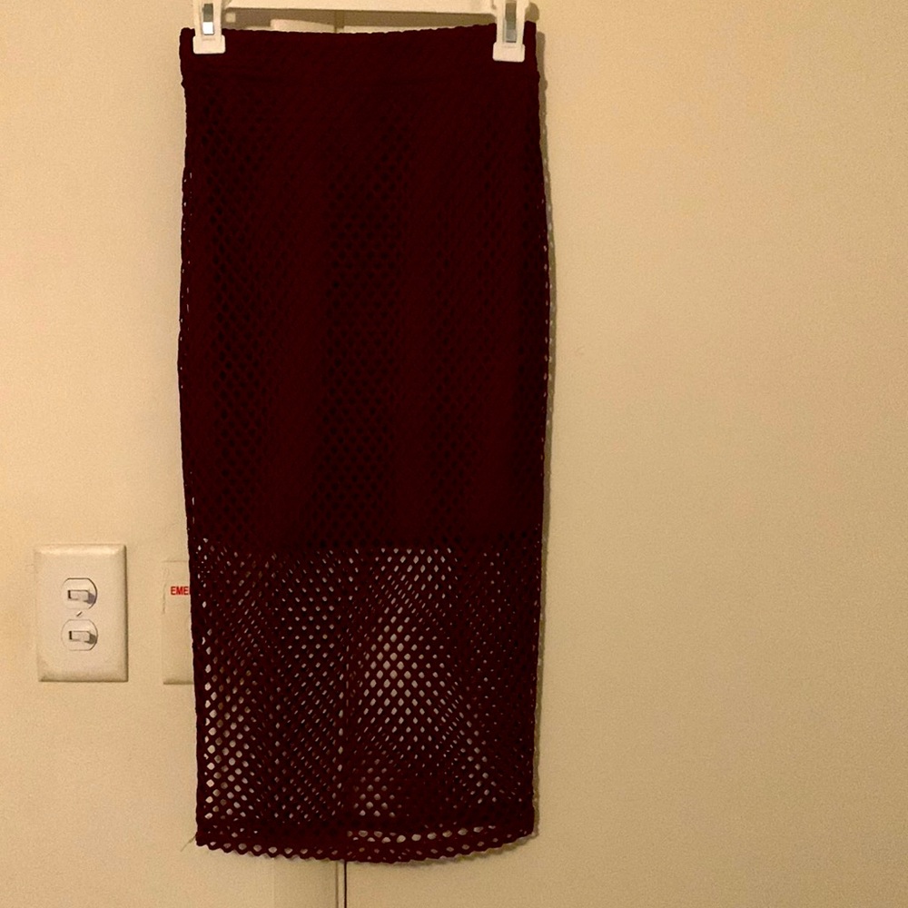 LAST CHANCE Burgundy fishnet midi skirt